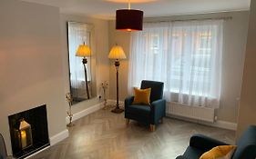 City Break Plush Pad, Walking Distance To City Centre